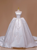 Fairy Tale Wedding Dress Princesses Ball Gowns Strapless Sleeveless White Satin Lace Wedding Dresses Bridal Gowns HZ1121